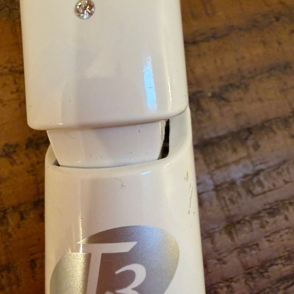 T3 White Flat Iron - Picture 3 of 5